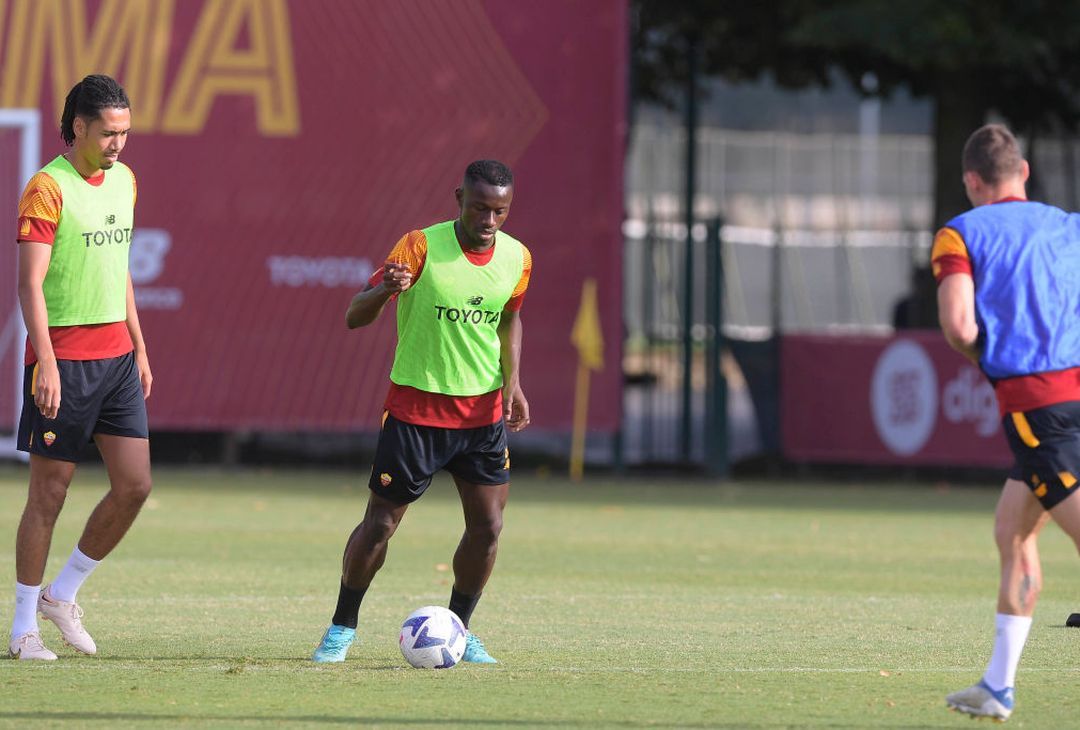 Trigoria, ripresa degli allenamenti: El Shaarawy e Kumbulla in gruppo – FOTO GALLERY - immagine 19