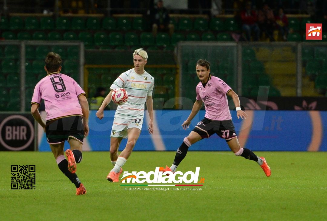 FOTO Palermo-Venezia 0-1, 14ª giornata di Serie B 2022-2023 (Gallery) - immagine 11