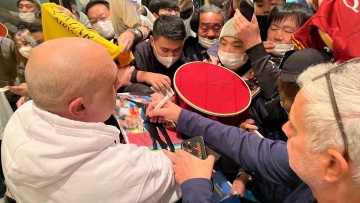 Roma, arrivo in Giappone. E Mourinho torna a mandare messaggi sui social - immagine 1