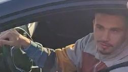 Dendoncker cuore d’oro: autografi e foto con i tifosi del Napoli a Castel Volturno