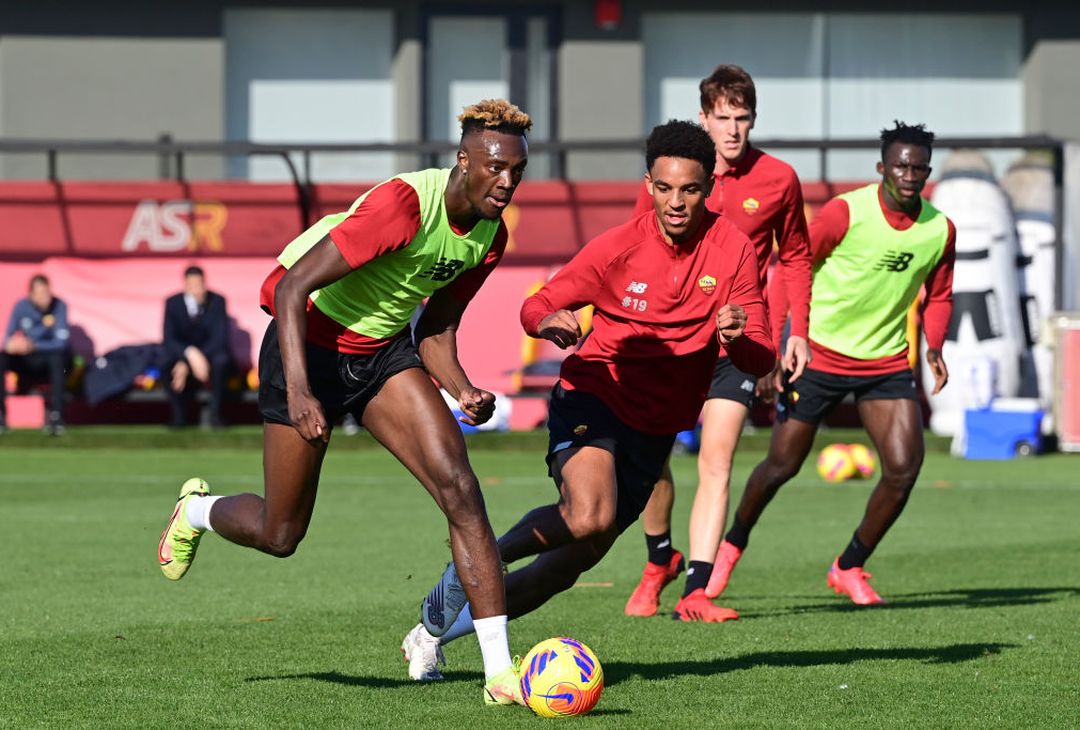 Genoa-Roma, la rifinitura: Smalling torna in gruppo – FOTO GALLERY - immagine 13