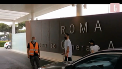 VIDEO Italia, la partenza di Spinazzola direzione Finlandia: stampelle e tutore
