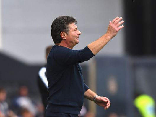  UDINE, ITALY - OCTOBER 20: Walter Mazzarri head coach of Torino FC reacts during the Serie A match between Udinese Calcio and Torino FC at Stadio Friuli on October 20, 2019 in Udine, Italy. (Photo by Alessandro Sabattini/Getty Images) 