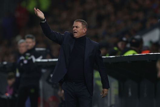 (Photo by Gabriele Maltinti/Getty Images) Spezia, Semplici: “Abbiamo i mezzi per salvarci, bravi a crederci fino in fondo”- immagine 2