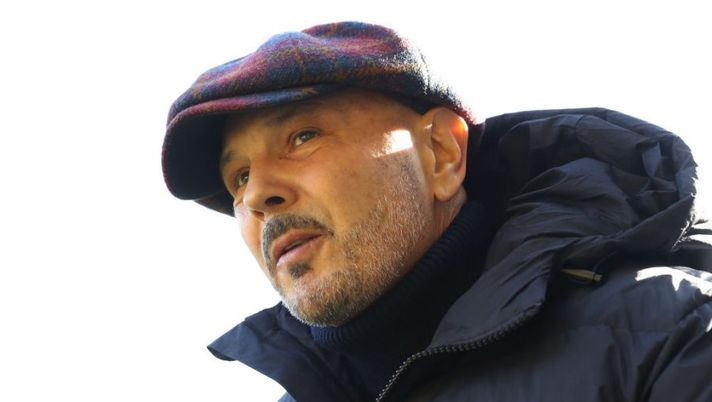 TURIN, ITALY - DECEMBER 12: Sinisa Mihajlovic Head coach of Bologna FC pictured prior to kick off in the Serie A match between Torino FC and Bologna FC at Stadio Olimpico di Torino on December 12, 2021 in Turin, Italy. (Photo by Jonathan Moscrop/Getty Images) Mihajlovic torna in panchina: “L’ho fatto per i ragazzi, ora ho chiesto la vittoria” - immagine 1