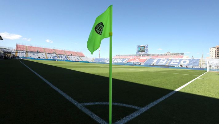 CAGLIARI, ITALY - MAY 12: Overview of the stands of the Sardegna Arena stadium during the Serie A match between Cagliari Calcio and ACF Fiorentina at Sardegna Arena on May 12, 2021 in Cagliari, Italy. (Photo by Enrico Locci/Getty Images) CAGLIARI, ITALY - MAY 12: Overview of the stands of the Sardegna Arena stadium during the Serie A match between Cagliari Calcio and ACF Fiorentina at Sardegna Arena on May 12, 2021 in Cagliari, Italy. (Photo by Enrico Locci/Getty Images)