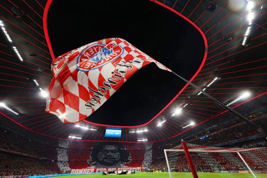 (Photo by Alexander Hassenstein/Getty Images) Il Bayern contro la crisi energetica: le soluzioni ecologiche dell’Allianz- immagine 2