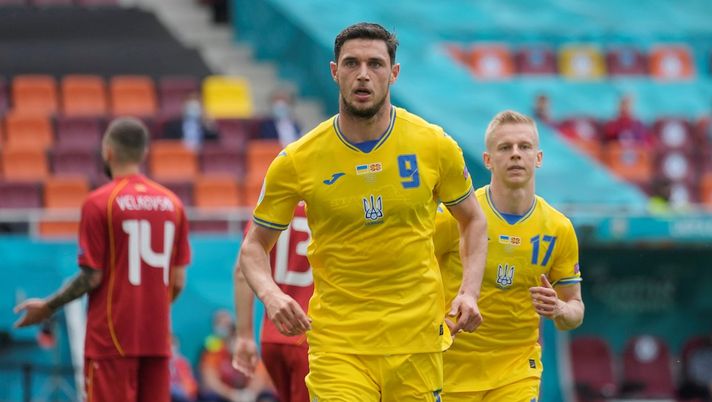 Roman Yaremchuk, attaccante del Benfica, qui con la maglia dell'Ucraina ad Euro 2020 (Getty Images) 