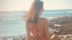 Passeggiata sulla spiaggia per Erjona. L’ex lady Dzemaili sfoggia un lato B top
