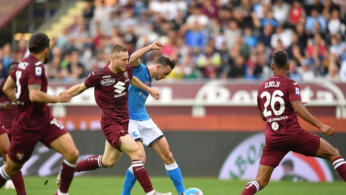 TURIN, ITALY - MAY 07: Fabian Ruiz of SSC Napoli scores the opening goal during the Serie A match between Torino FC and SSC Napoli at Stadio Olimpico di Torino on May 7, 2022 in Turin, Italy. (Photo by Valerio Pennicino/Getty Images)