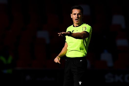 (Photo by David Ramos/Getty Images) arbitro napoli
