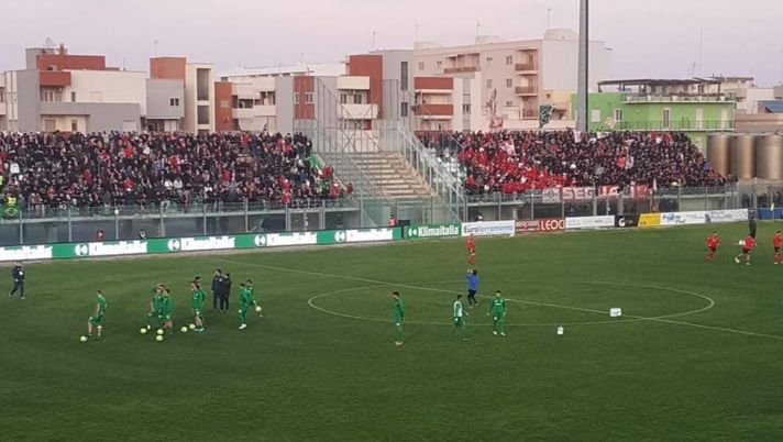 Bari prima in vantaggio e poi in svantaggio: ma i galletti rimontano a Monopoli e fanno 2-2 nel derby pugliese di C Bari prima in vantaggio e poi in svantaggio: ma i galletti rimontano a Monopoli e fanno 2-2 nel derby pugliese di C