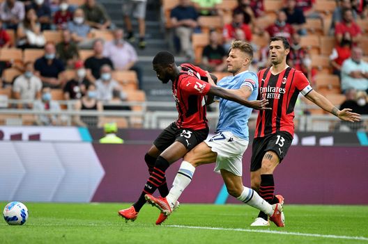 Muro rossonero su Ciro Immobile. Muro rossonero su Ciro Immobile.