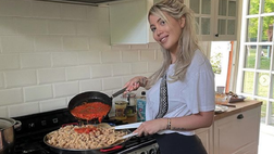 Wanda Nara, una domenica ‘italiana’: la showgirl alle prese con la pasta. “Ho imparato…”