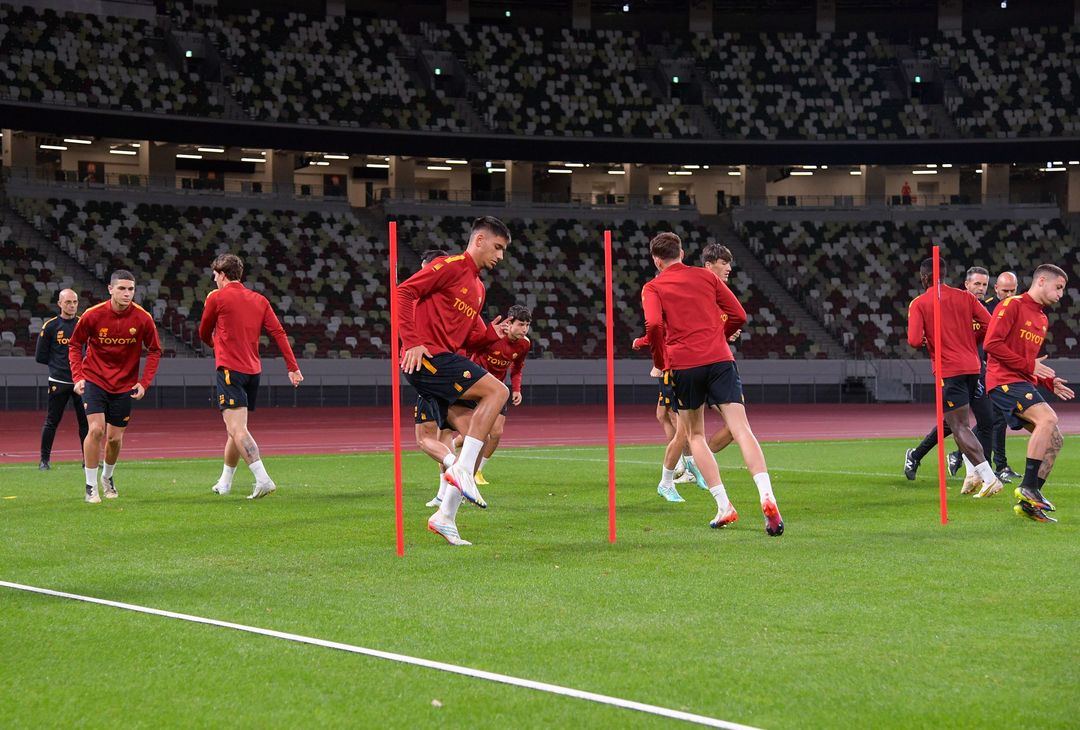 Roma, l’allenamento al National Stadium di Tokyo – FOTO GALLERY - immagine 9