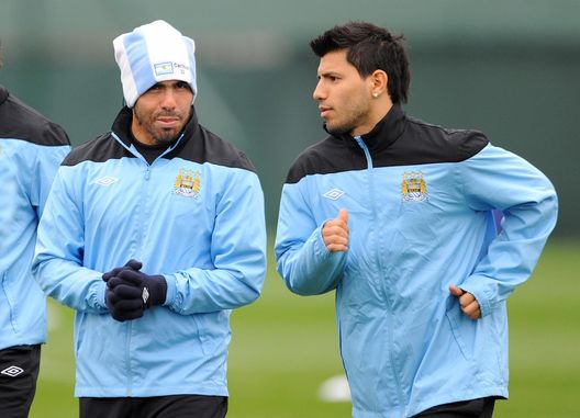 Aguero regala una speranza ai tifosi: “Se Tevez mi chiama, rispondo”. C’è l’ok del cardiologo Aguero regala una speranza ai tifosi: “Se Tevez mi chiama, rispondo”. C’è l’ok del cardiologo - immagine 1