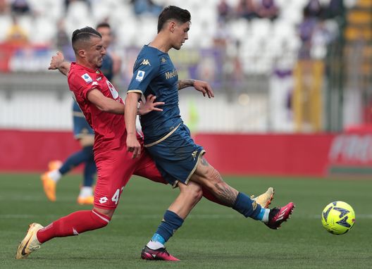 MONZA, ITALY - APRIL 23: Lucas Martinez Quarta of ACF Fiorentina is challenged by Dany Mota Carvalho of AC Monza during the Serie A match between AC Monza and ACF Fiorentina at Stadio Brianteo on April 23, 2023 in Monza, Italy. (Photo by Emilio Andreoli/Getty Images) Concentrazione e intensità, Kouamè stupisce. Quarta, un flop pesante- immagine 2