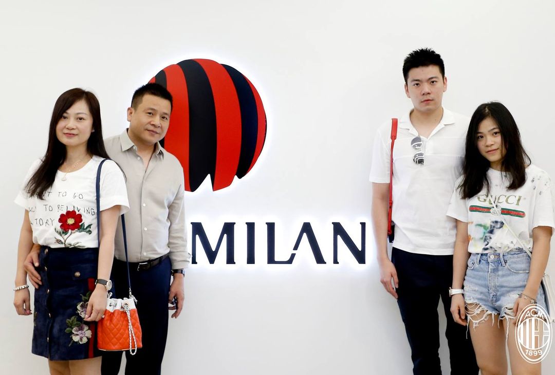 GALLERY – Yonghong Li in visita a Casa Milan- immagine 1