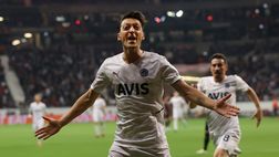 Ozil: “Fenerbahce sogno d’infanzia e primi mesi gratis. Chiuderò carriera qui”