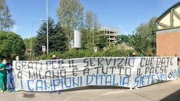 Coronavirus, dalla Curva Nord materiale sanitario all’Ospedale Sacco: “Voi campioni d’Italia”