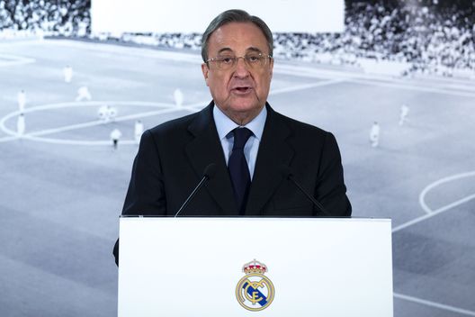 MADRID, SPAIN - JANUARY 04: Real Madrid CF president Florentino Perez gives a speech as he comunicates the dismissal of Rafael benitez and announces Zinedine Zidane as new Real Madrid head coach at Santiago Bernabeu Stadium on January 4, 2016 in Madrid, Spain. (Photo by Gonzalo Arroyo Moreno/Getty Images) MADRID, SPAIN - JANUARY 04: Real Madrid CF president Florentino Perez gives a speech as he comunicates the dismissal of Rafael benitez and announces Zinedine Zidane as new Real Madrid head coach at Santiago Bernabeu Stadium on January 4, 2016 in Madrid, Spain. (Photo by Gonzalo Arroyo Moreno/Getty Images)