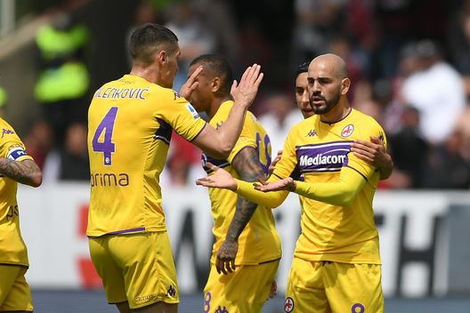 SALERNO, ITALY - APRIL 24: Riccardo Saponara of ACF Fiorentina celebrates after scoring the 1-1 goal during the Serie A match between US Salernitana and ACF Fiorentina at Stadio Arechi on April 24, 2022 in Salerno, Italy. (Photo by Francesco Pecoraro/Getty Images) SALERNO, ITALY - APRIL 24: Riccardo Saponara of ACF Fiorentina celebrates after scoring the 1-1 goal during the Serie A match between US Salernitana and ACF Fiorentina at Stadio Arechi on April 24, 2022 in Salerno, Italy. (Photo by Francesco Pecoraro/Getty Images)
