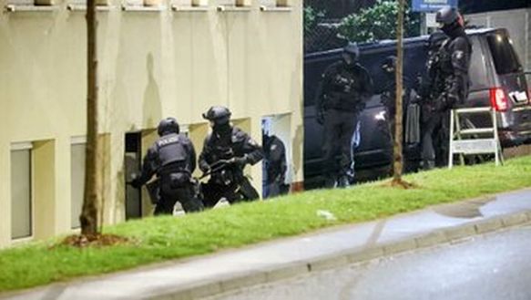 Derby della Ruhr, raid della polizia tedesca in 25 case dopo la rissa- immagine 2