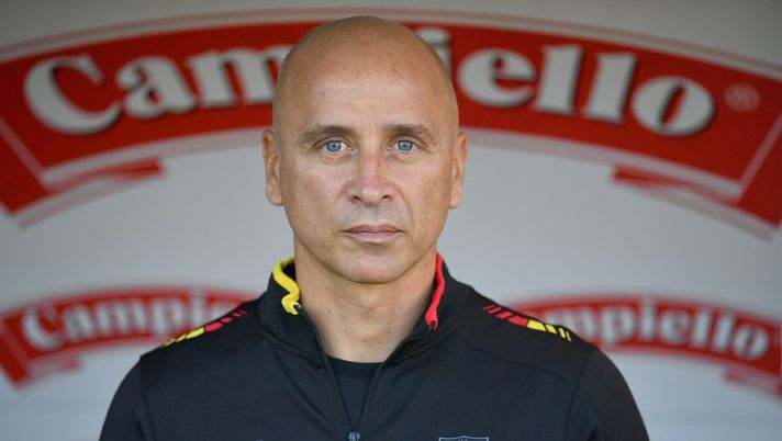 TURIN, ITALY - OCTOBER 28: US Lecce head coach Eugenio Corini looks on during the Coppa Italia match between Torino FC and US Lecce at Stadio Olimpico Grande Torino on October 28, 2020 in Turin, Italy. (Photo by Valerio Pennicino/Getty Images) TURIN, ITALY - OCTOBER 28: US Lecce head coach Eugenio Corini looks on during the Coppa Italia match between Torino FC and US Lecce at Stadio Olimpico Grande Torino on October 28, 2020 in Turin, Italy. (Photo by Valerio Pennicino/Getty Images)