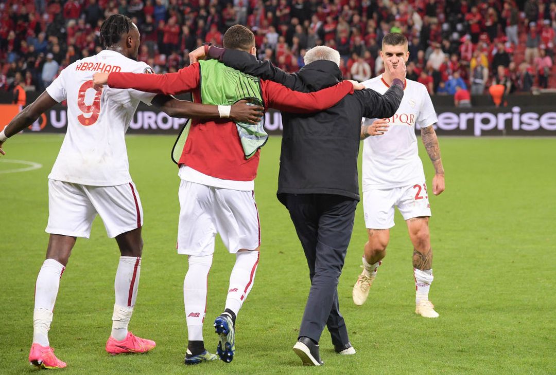 La Roma in finale di Europa League: che festa negli spogliatoi – FOTO GALLERY - immagine 16