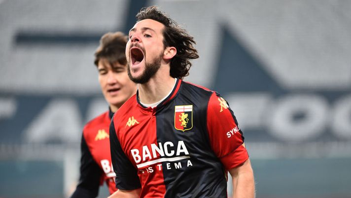 GENOA, ITALY JANUARY 09: Mattia Destro of Genoa CFC celebrates after scoring the second goal of his team during the Serie A match between Genoa CFC and Bologna FC at Stadio Luigi Ferraris on January 9, 2021 in Genoa, Italy. (Photo by Paolo Rattini/Getty Images) GENOA, ITALY JANUARY 09: Mattia Destro of Genoa CFC celebrates after scoring the second goal of his team during the Serie A match between Genoa CFC and Bologna FC at Stadio Luigi Ferraris on January 9, 2021 in Genoa, Italy. (Photo by Paolo Rattini/Getty Images)