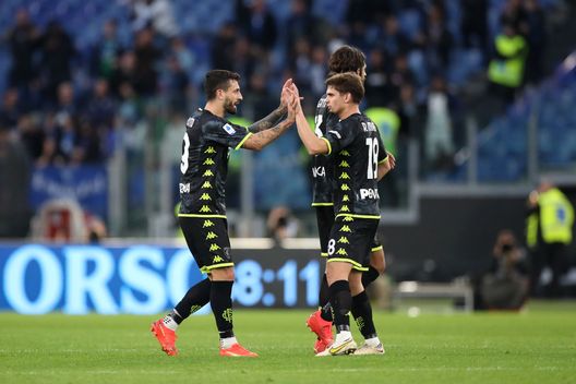 ROME, ITALY - JANUARY 08: Francesco Caputo of Empoli FC celebrates after scoring the team's first goal during the Serie A match between SS Lazio and Empoli FC at Stadio Olimpico on January 08, 2023 in Rome, Italy. (Photo by Paolo Bruno/Getty Images) Caputo su Vialli: “Un uomo dal cuore immenso, una fortuna conoscerlo. Mi ha accolto per primo a Coverciano” - immagine 1