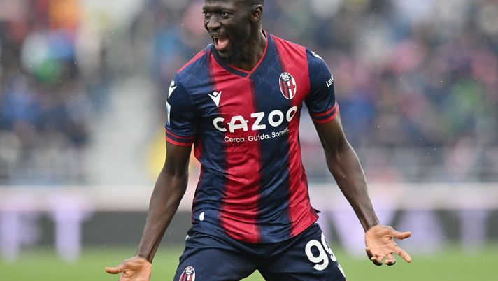 BOLOGNA, ITALY - APRIL 02: Musa Barrow of Bologna FC celebrates after scoring the team's third goal during the Serie A match between Bologna FC and Udinese Calcio at Stadio Renato Dall'Ara on April 02, 2023 in Bologna, Italy. (Photo by Alessandro Sabattini/Getty Images) Bologna, la probabile formazione con Barrow in pole: pronti Orsolini e Ferguson - immagine 1