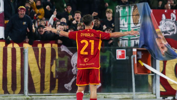 Roma, è sbornia Dybala. E lui supera Maradona. Giannini: “Vorrei Totti vicino a De Rossi” - immagine 1