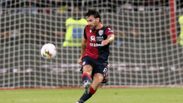 CAGLIARI, ITALY - OCTOBER 30: Luca Cigarini of Cagliari in action during the Serie A match between Cagliari Calcio and Bologna FC at Sardegna Arena on October 30, 2019 in Cagliari, Italy. (Photo by Enrico Locci/Getty Images) CAGLIARI, ITALY - OCTOBER 30: Luca Cigarini of Cagliari in action during the Serie A match between Cagliari Calcio and Bologna FC at Sardegna Arena on October 30, 2019 in Cagliari, Italy. (Photo by Enrico Locci/Getty Images)