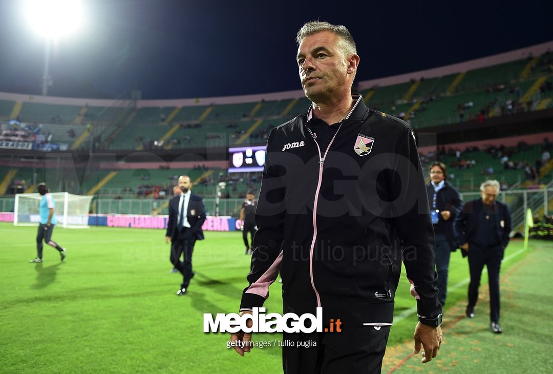  PALERMO, ITALY - MAY 28:  Head coach Diego Bortoluzzi of Empoli looks on during the Serie A match between US Citta di Palermo and Empoli FC at Stadio Renzo Barbera on May 28, 2017 in Palermo, Italy.  (Photo by Tullio M. Puglia/Getty Images) 