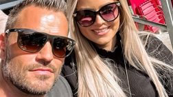 Copenaghen, l’ex portiere 43enne fa Pasquetta al derby con la sua bellissima fidanzata vichinga