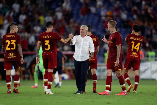 (Photo by Paolo Bruno/Getty Images) Roma, l’ex arbitro Calvarese entra nello staff di Mourinho: il suo ruolo- immagine 2