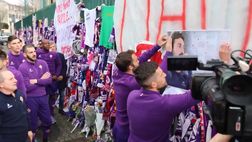 VIDEO / Il commovente omaggio della Fiorentina ad Astori: i tifosi incitano i compagni