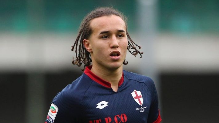 VERONA, ITALY - FEBRUARY 28: Diego Laxalt of Genoa CFC looks on during the Serie A match between AC Chievo Verona and Genoa CFC at Stadio Marc'Antonio Bentegodi on February 28, 2016 in Verona, Italy. (Photo by Marco Luzzani/Getty Images) Genoa, può riposare Laxalt. Recupera Rincon, Orban… - immagine 1