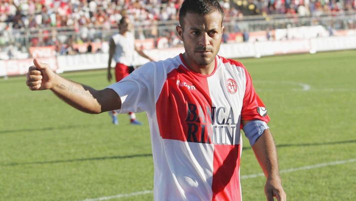 RIMINI, ITALY - SEPTEMBER 9: Ricchiuti of Rimini celebrates his equalizing goal during the Serie B match between Rimini and Juventus at the Romeo Neri stadium, September 9, 2006 in Rimini, Italy.  (Photo by New Press/Getty Images) 