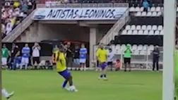 Ronaldinho non ha perso il tocco: l’ultimo gol è da favola (VIDEO)