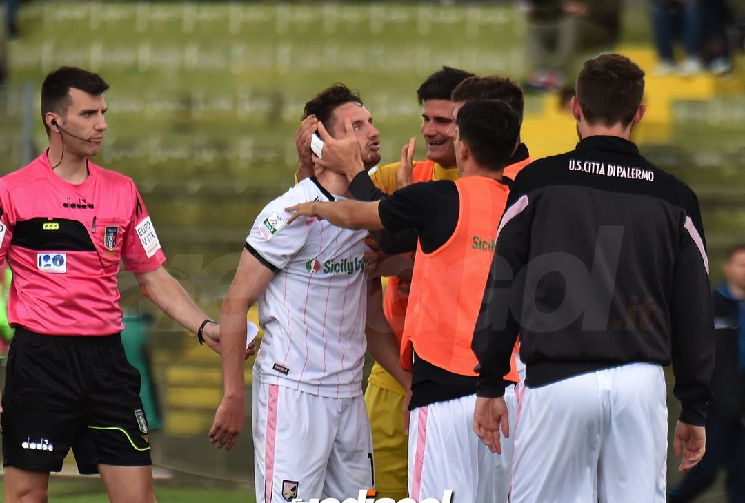  TERNI, ITALY - MAY 05: Gabriele Rolando of US Città di Palermo celebrates after scoring goal 0-3 during the serie B match between Ternana Calcio and US Citta di Palermo at Stadio Libero Liberati on May 5, 2018 in Terni, Italy.  (Photo by Giuseppe Bellini/Getty Images) 