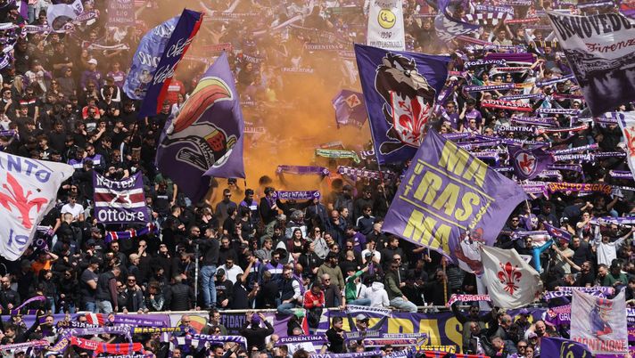 GERMOGLI PH: 8 APRILE 2023 FIRENZE STADIO ARTEMIO FRANCHI CAMPIONATO SERIE A FIORENTINA VS SPEZIA NELLA FOTO Una macchia viola nella bolgia polacca: onore ai 500 tifosi della Fiorentina - immagine 1