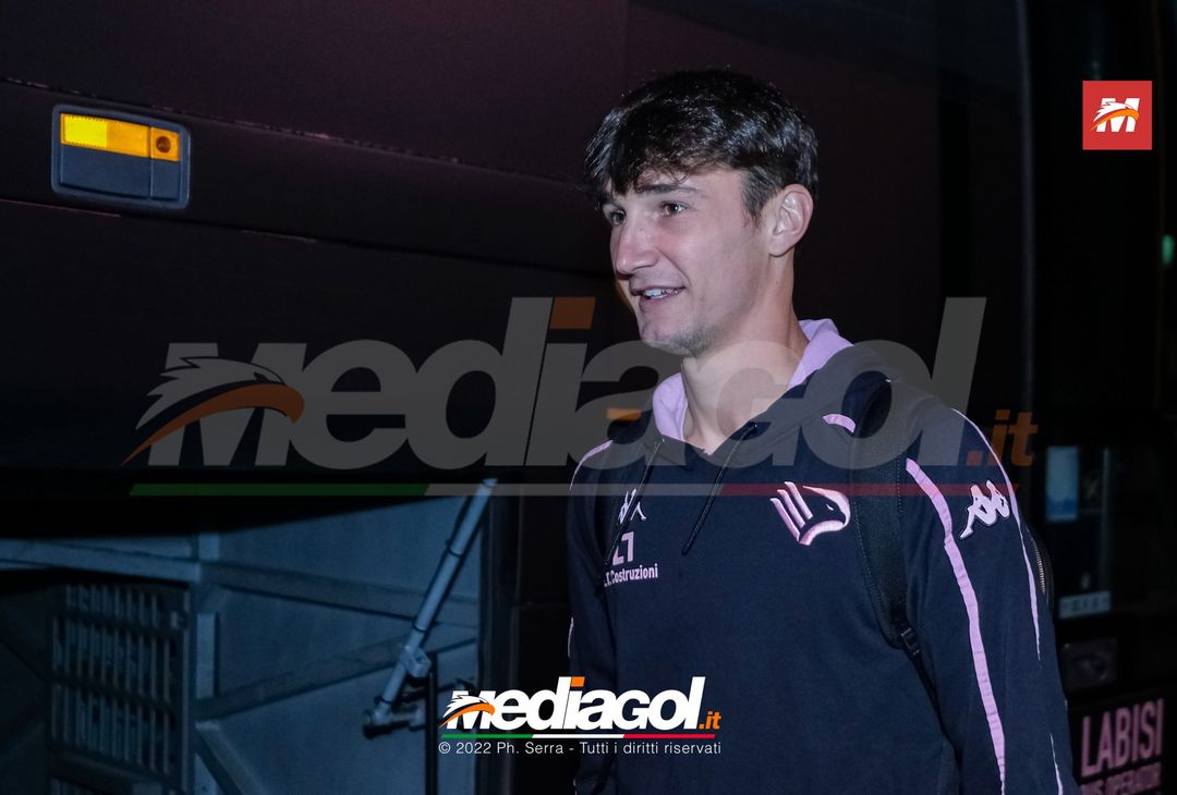 FOTO Perugia-Palermo, i rosanero in partenza dallo stadio “Renzo Barbera” (Gallery) - immagine 24