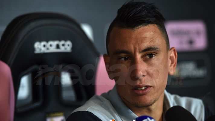 PALERMO, ITALY - AUGUST 16:  Cesar Falletti, new player of US Citta' di Palermo, answers questions during a press conference at Carmelo Onorato training center on August 16, 2018 in Palermo, Italy.  (Photo by Tullio M. Puglia/Getty Images) 