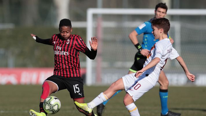 MILAN, ITALY - JANUARY 20: Refiloe Jane of AC Milan is challenged by Manuela Giugliano of AS Roma during the Women Serie A match between AC Milan and AS Roma on January 20, 2020 in Milan, Italy. (Photo by Emilio Andreoli/Getty Images) MILAN, ITALY - JANUARY 20: Refiloe Jane of AC Milan is challenged by Manuela Giugliano of AS Roma during the Women Serie A match between AC Milan and AS Roma on January 20, 2020 in Milan, Italy. (Photo by Emilio Andreoli/Getty Images)
