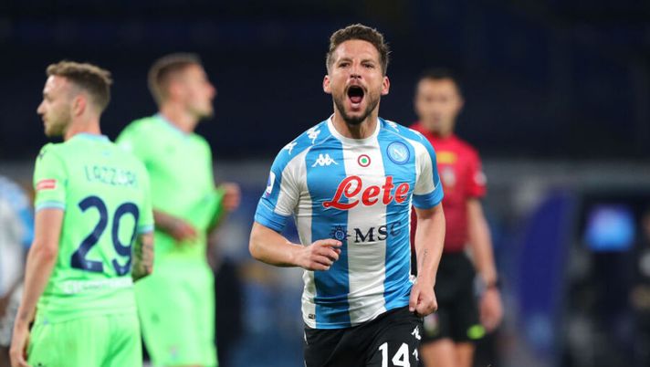 NAPLES, ITALY - APRIL 22: Dries Mertens of SSC Napoli celebrates after scoring their sides fourth goal during the Serie A match between SSC Napoli and SS Lazio at Stadio Diego Armando Maradona on April 22, 2021 in Naples, Italy. Sporting stadiums around Italy remain under strict restrictions due to the Coronavirus Pandemic as Government social distancing laws prohibit fans inside venues resulting in games being played behind closed doors. (Photo by Francesco Pecoraro/Getty Images) Napoli, Mertens e Ghoulam tornano in gruppo: le loro condizioni e su Zielinski… - immagine 1