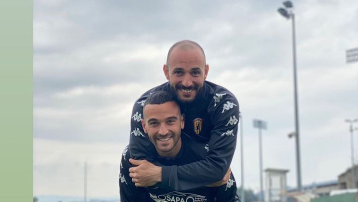 Benevento, pace fatta tra Insigne e Schiattarella. La foto è struggente: &#8220;Dopo la pioggia c&#8217;è sempre il sole!&#8221; 