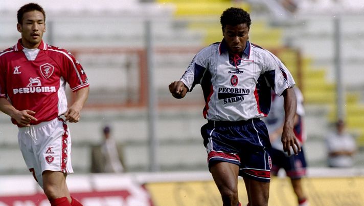 Luis Oliveira, nel 1999 con la maglia del Cagliari, foto Getty Images 