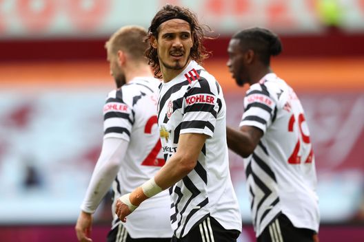 BIRMINGHAM, ENGLAND - MAY 09: Edinson Cavani of Manchester United during the Premier League match between Aston Villa and Manchester United at Villa Park on May 09, 2021 in Birmingham, England. Sporting stadiums around the UK remain under strict restrictions due to the Coronavirus Pandemic as Government social distancing laws prohibit fans inside venues resulting in games being played behind closed doors. (Photo by Michael Steele/Getty Images) BIRMINGHAM, ENGLAND - MAY 09: Edinson Cavani of Manchester United during the Premier League match between Aston Villa and Manchester United at Villa Park on May 09, 2021 in Birmingham, England. Sporting stadiums around the UK remain under strict restrictions due to the Coronavirus Pandemic as Government social distancing laws prohibit fans inside venues resulting in games being played behind closed doors. (Photo by Michael Steele/Getty Images)